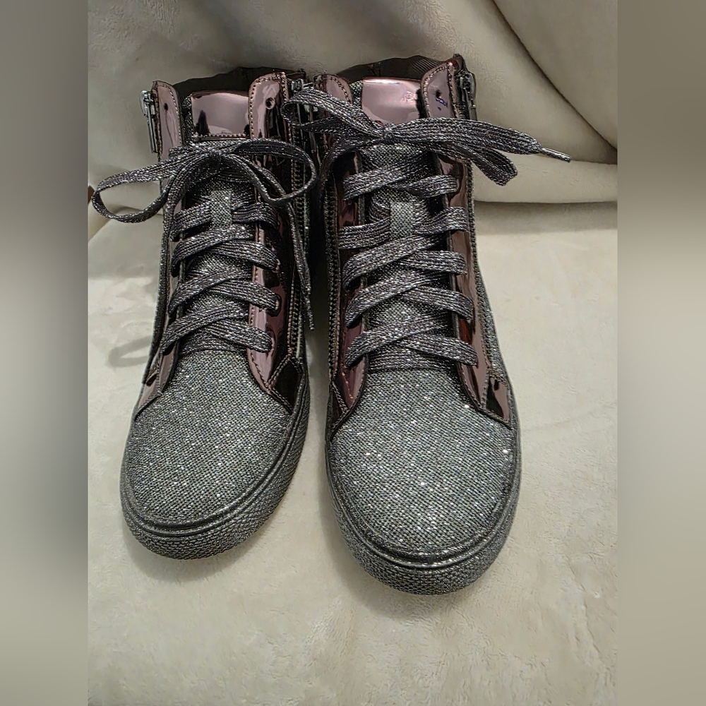 NEW Lauren Lorraine Pewter Glittery Sneakers